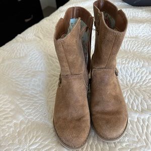 Cat & Jack girls light brown leather boots. Size 12